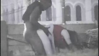 سنہرے بالوں والی کائ ...