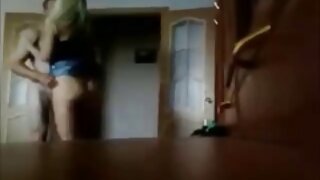 ہلکی جلد والی لڑکی س ...