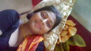 چھوٹے titted بیٹی سی ...